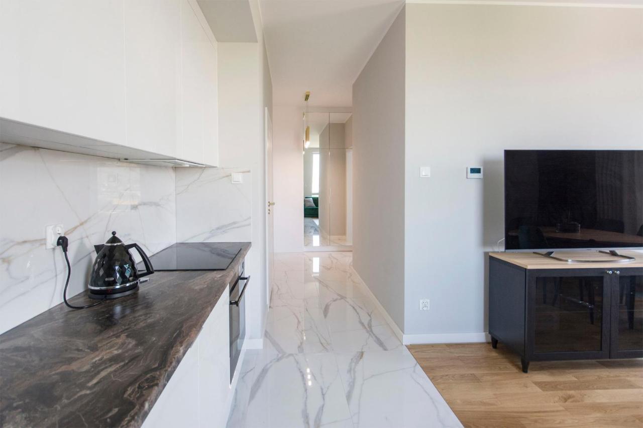 Yacht Park Rentyear Apartments กดิเนีย ภายนอก รูปภาพ